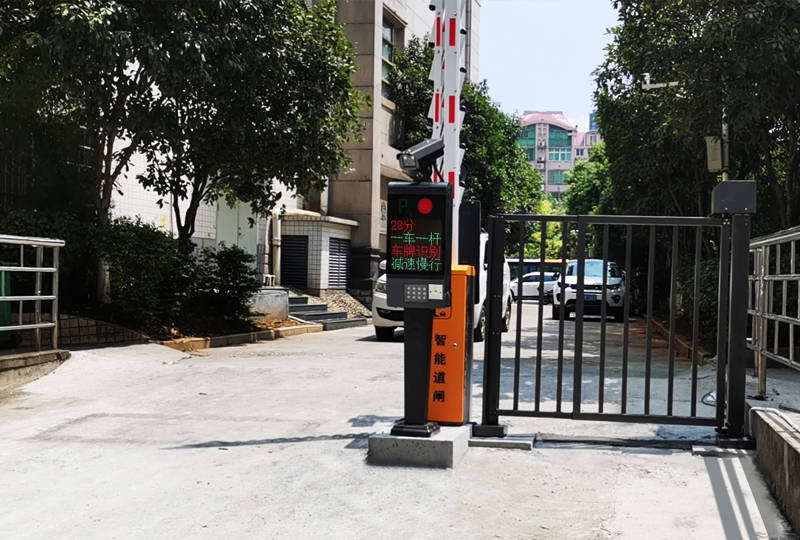 湖南郴州停车场系统栅栏道闸应用案例
