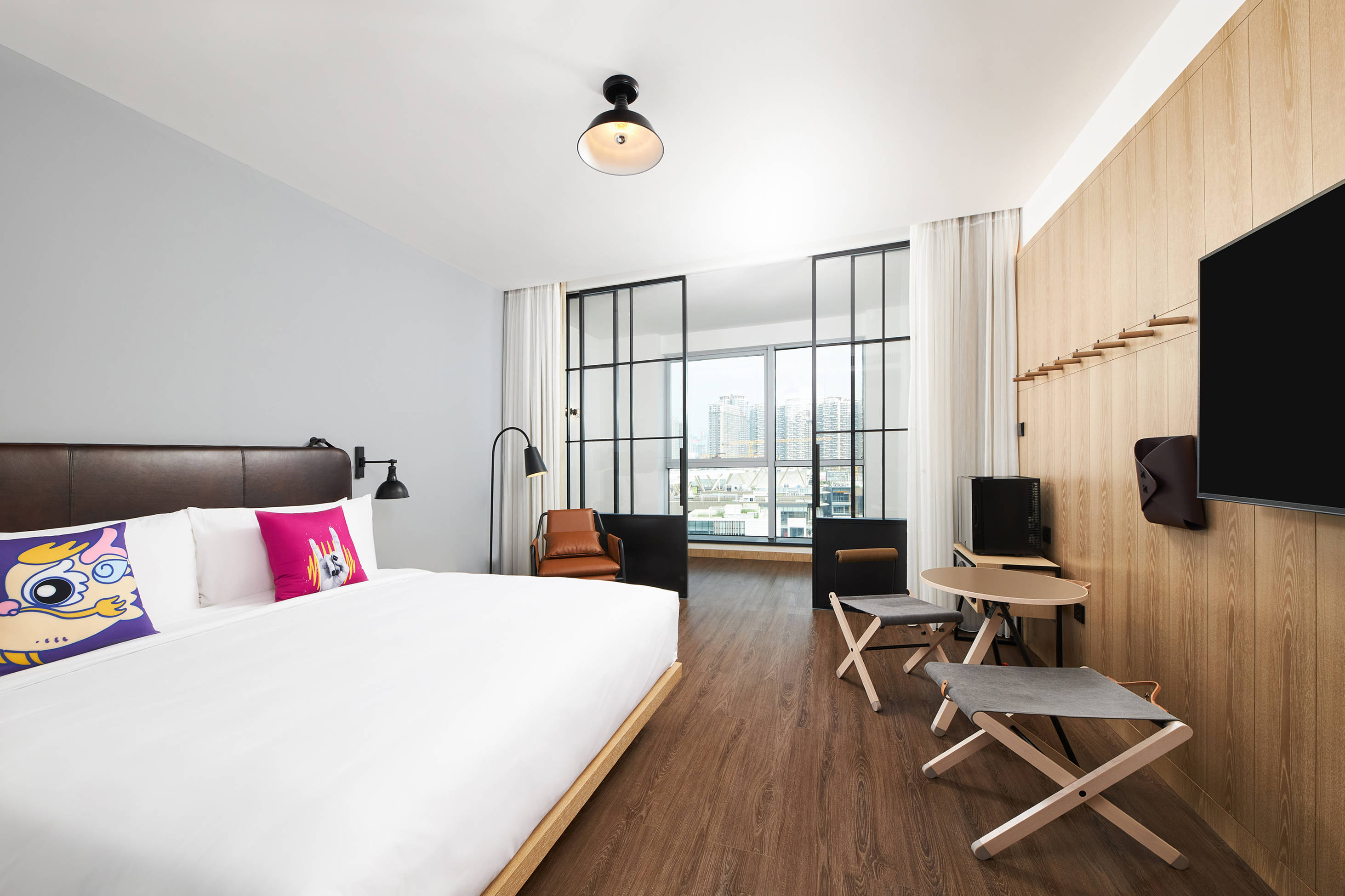 深圳北站moxy酒店携"玩乐不停"的品牌精神精彩亮相中国"硅谷"深圳