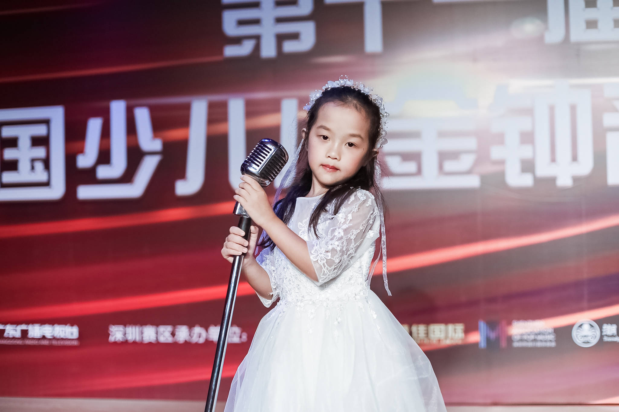 专访| 中国小金钟深圳形象大使&人气之星 陈钧儿:希望能站在闪亮