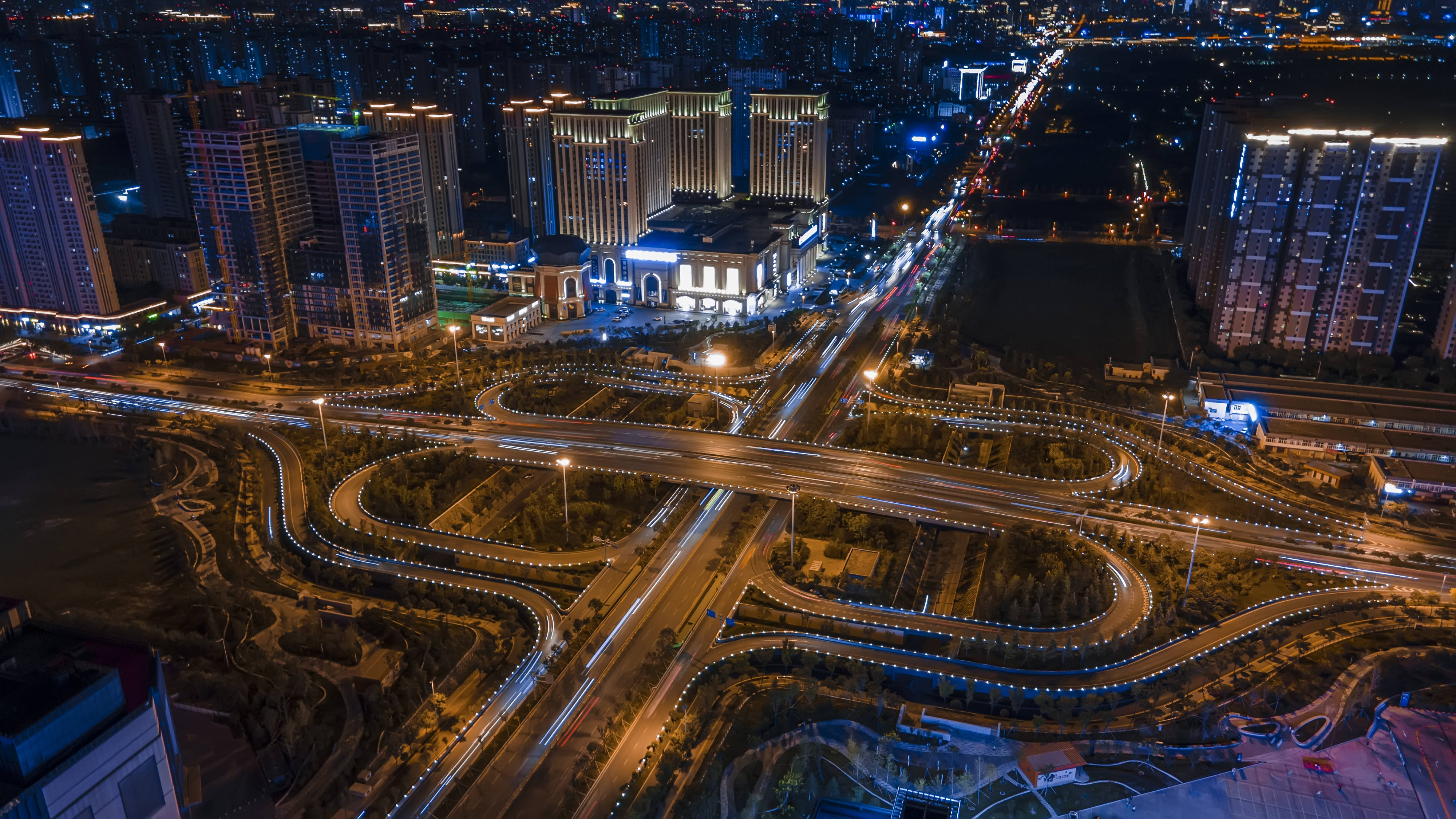 此次夜景亮化提升项目涉及朱宏路