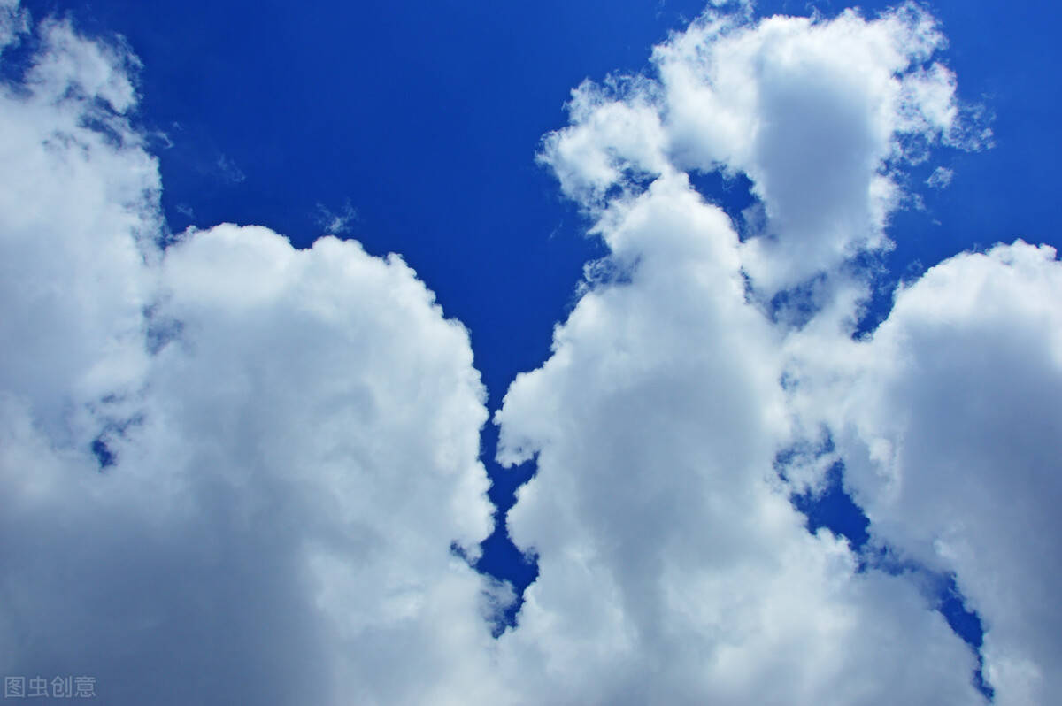 天空上的云朵儿总有说不尽的魅力