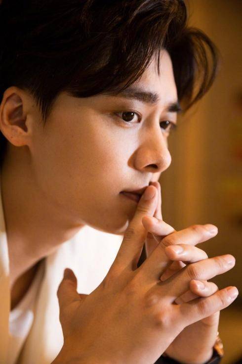 流量|李易峰|逐一打破身上的标签 成为那个想要成为的人