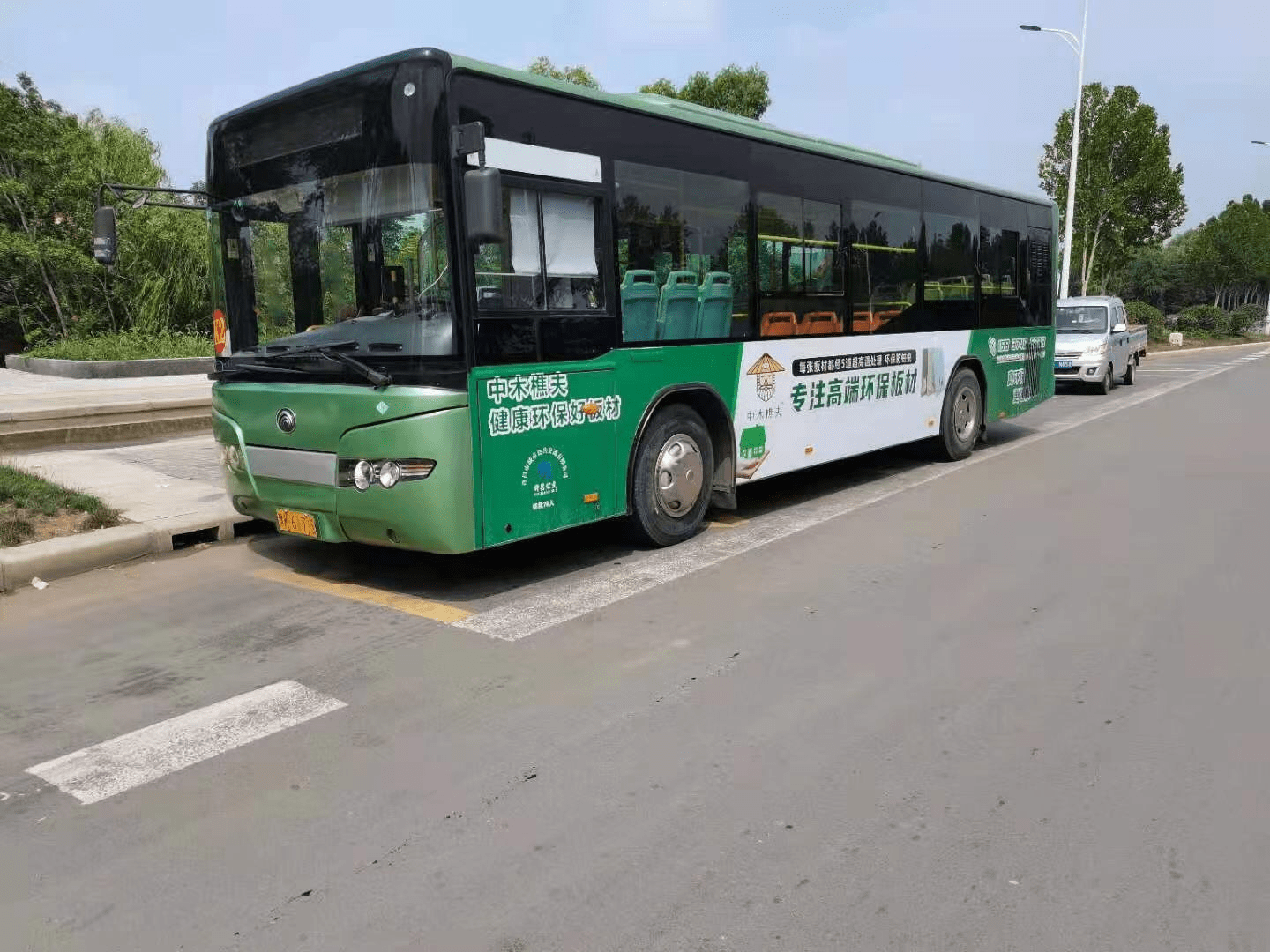 穿梭在城市的品牌名片中木樵夫许昌市公交广告正式上线