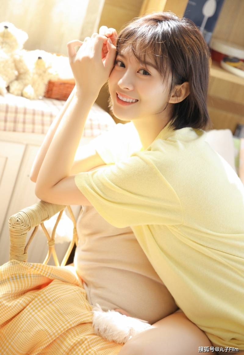 性感美女时尚写真:青春靓丽短发美腿少女清新脱俗,甜美可爱迷人!