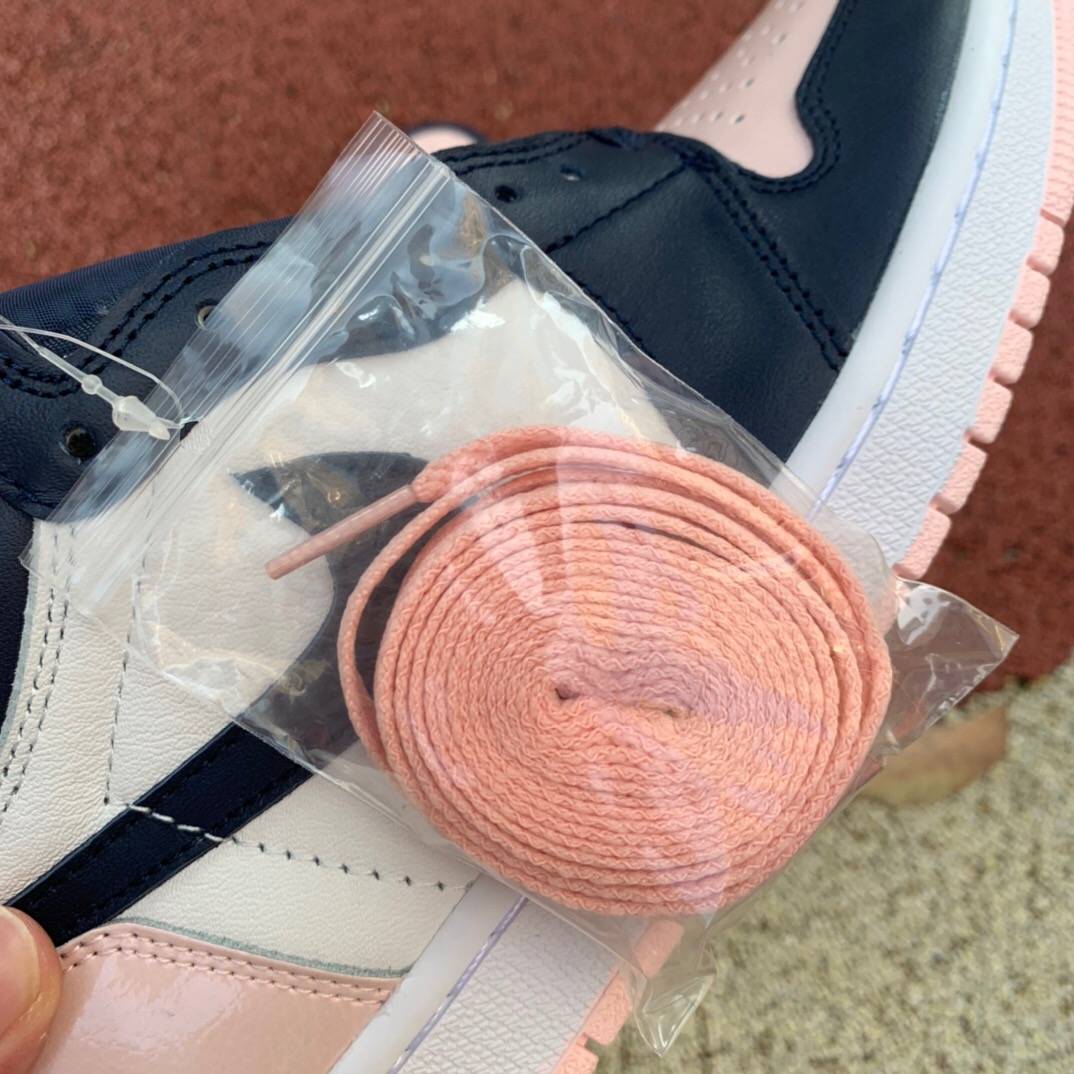 泡泡糖|乔丹 Air Jordan 1 High OG Atmosphere 白蓝樱花粉泡泡糖高帮篮球鞋
