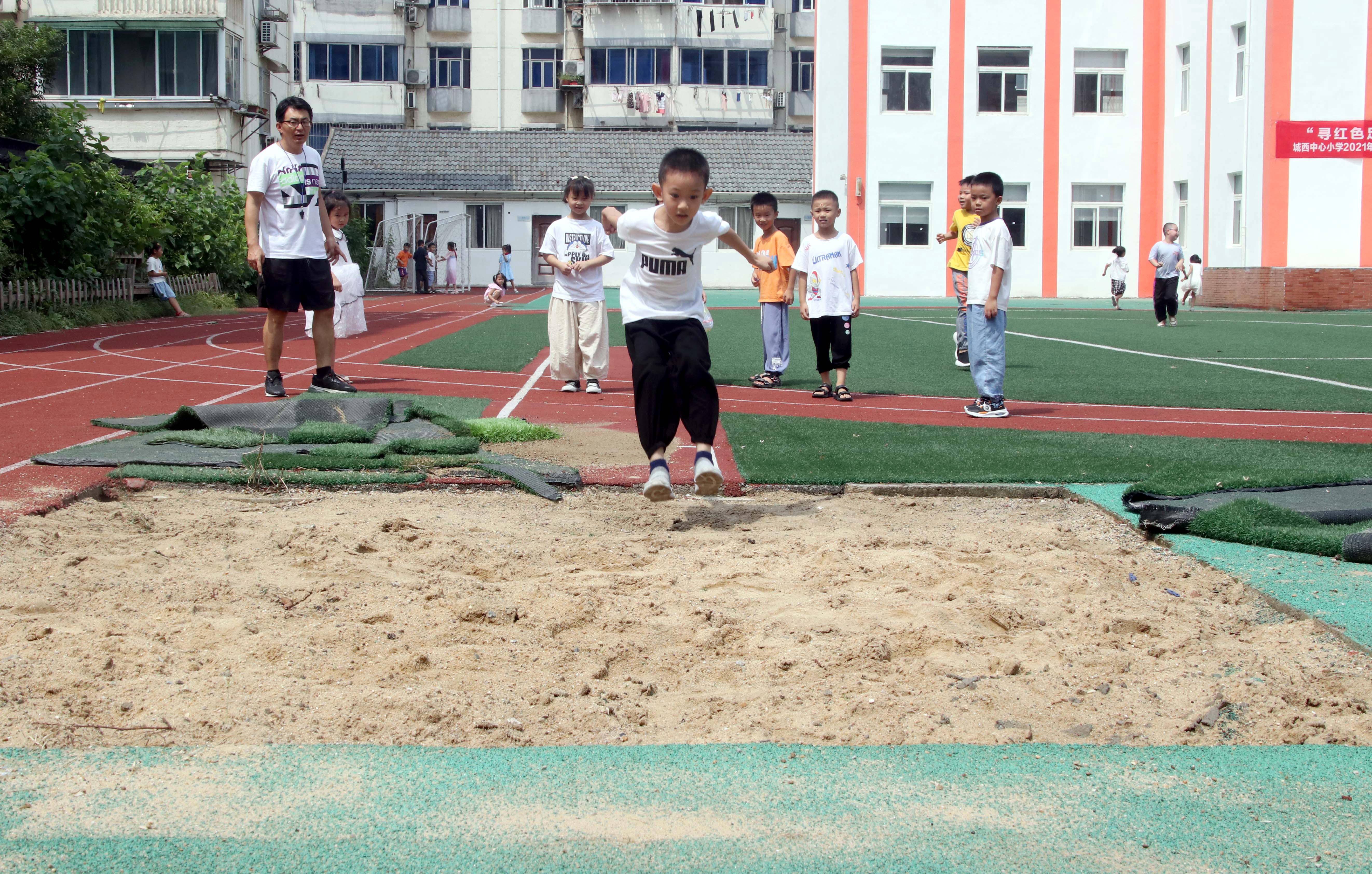 城西中心小学图片