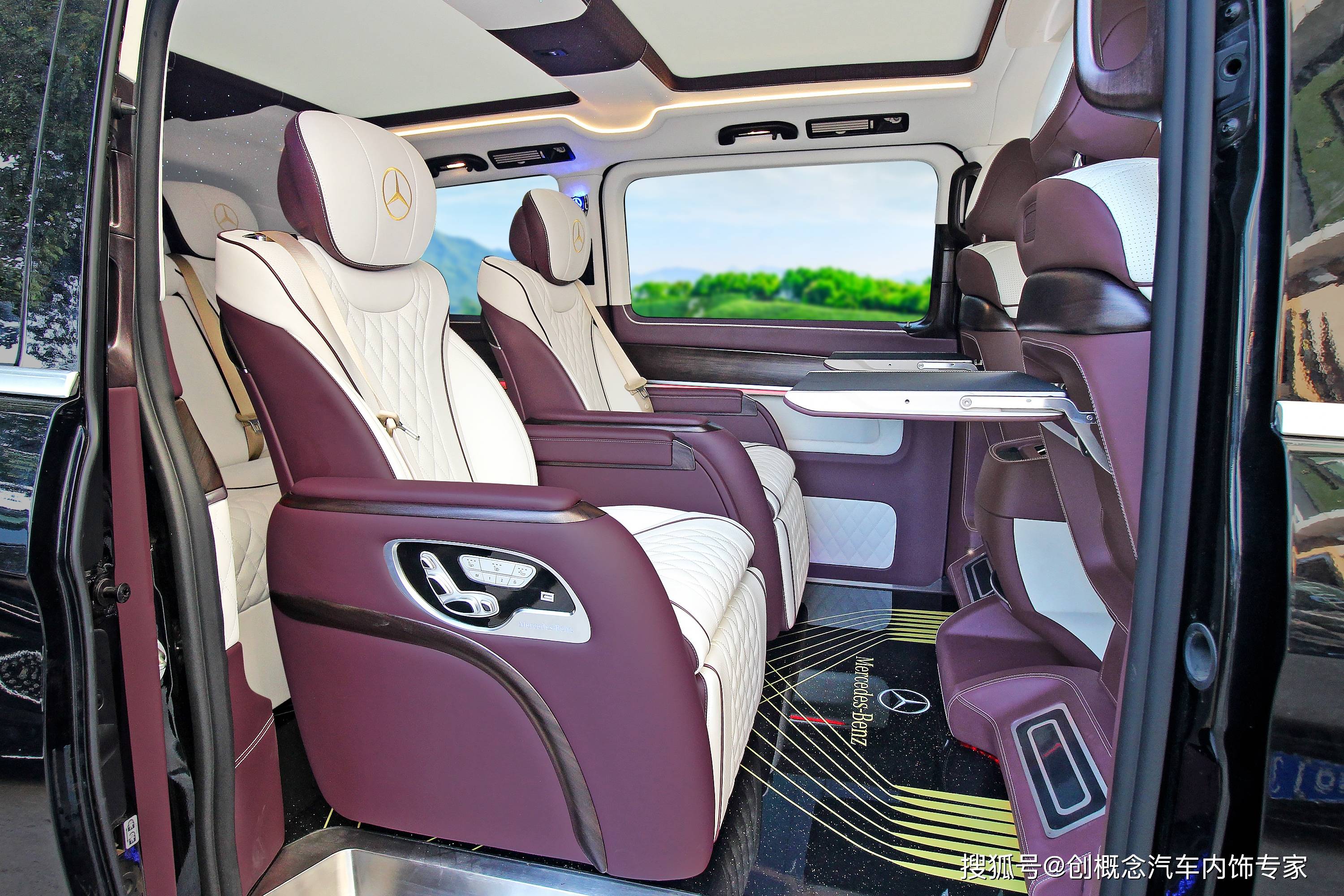 深圳奔驰v260七座无隔断内饰改装奢华的紫白拼色享受舒适商务超大空间