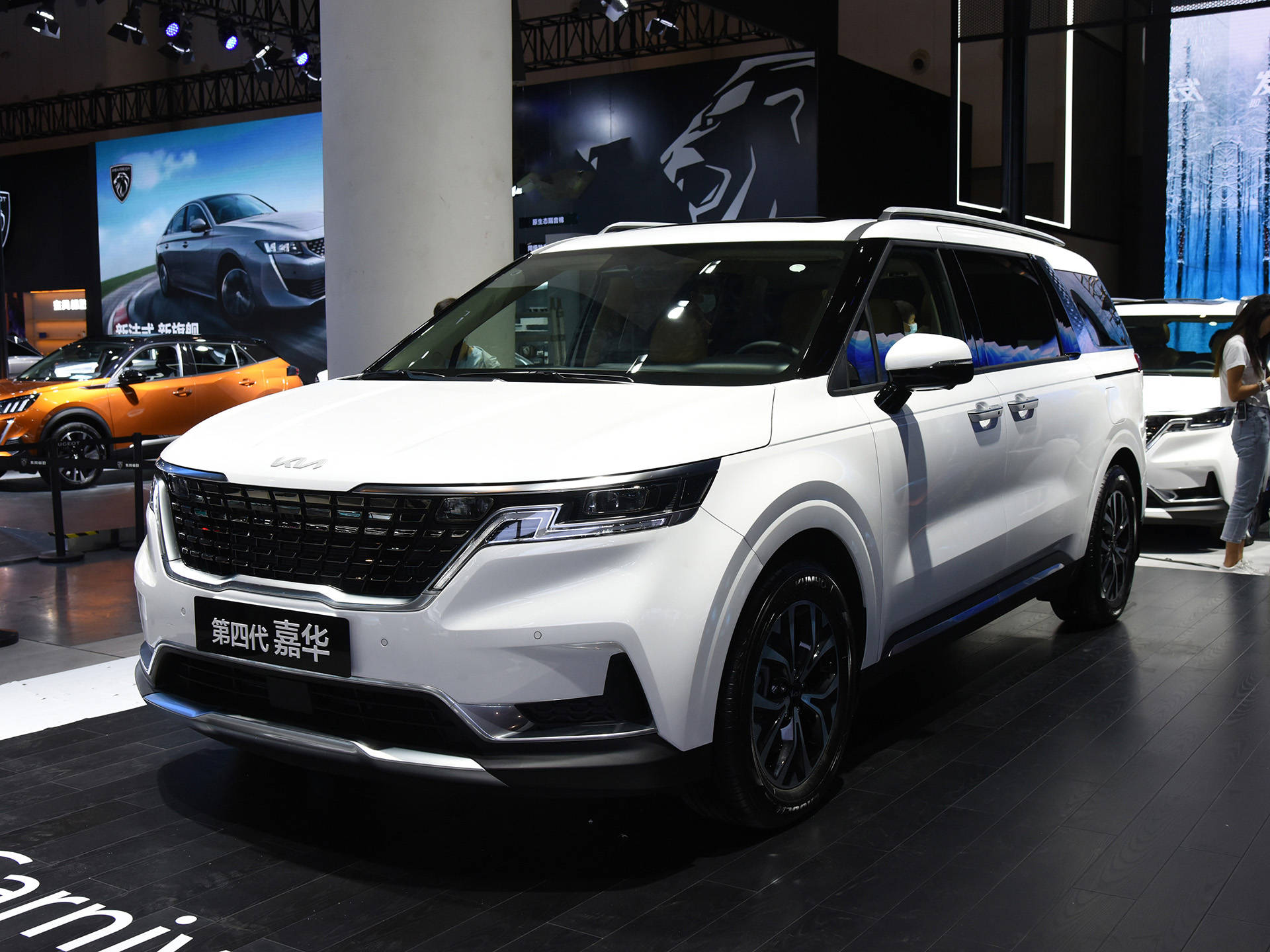 起亚嘉华配置曝光,标配双侧电动侧滑门,整体配置丰富_搜狐汽车_搜狐网