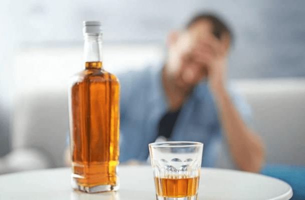 肾脏|糖尿病者：一旦出现4种表现，或许是肾病“找上门”了，别忽视