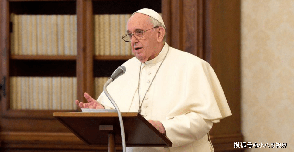 教皇方济各抵匈牙利出席宗教大会 与欧尔班会谈受关注