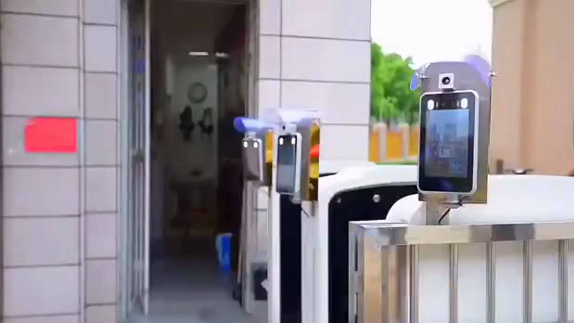 巨龙创视人脸识别测温门禁一体机是一款面向新冠疫情定制开发的智慧