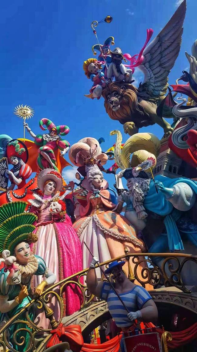 西班牙巴塞罗那法雅节欧洲首个恢复的城市级别庆典