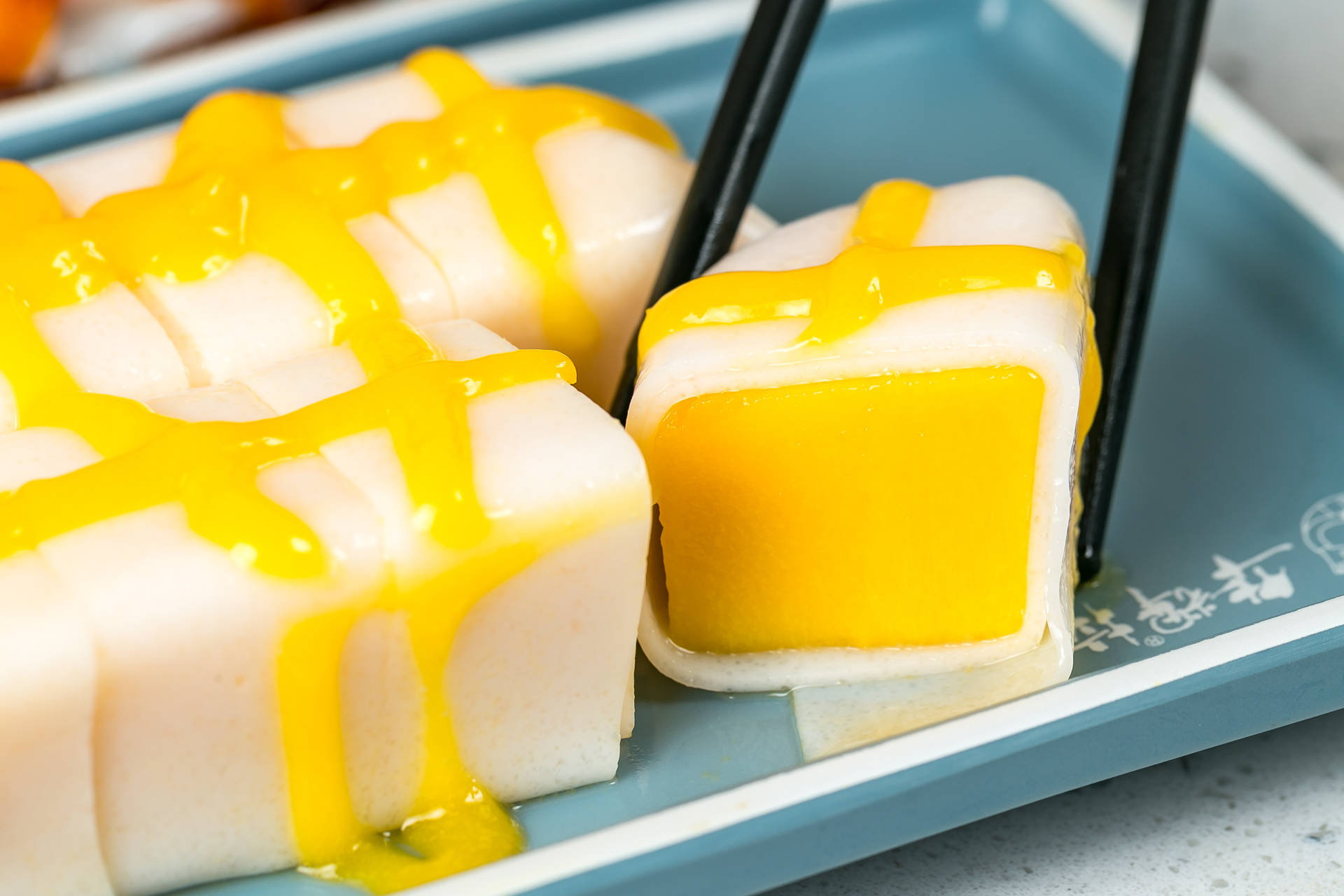 芒果肠粉火龙果肠粉有了上面提到的芒果肠粉,其他水果也是可以考虑