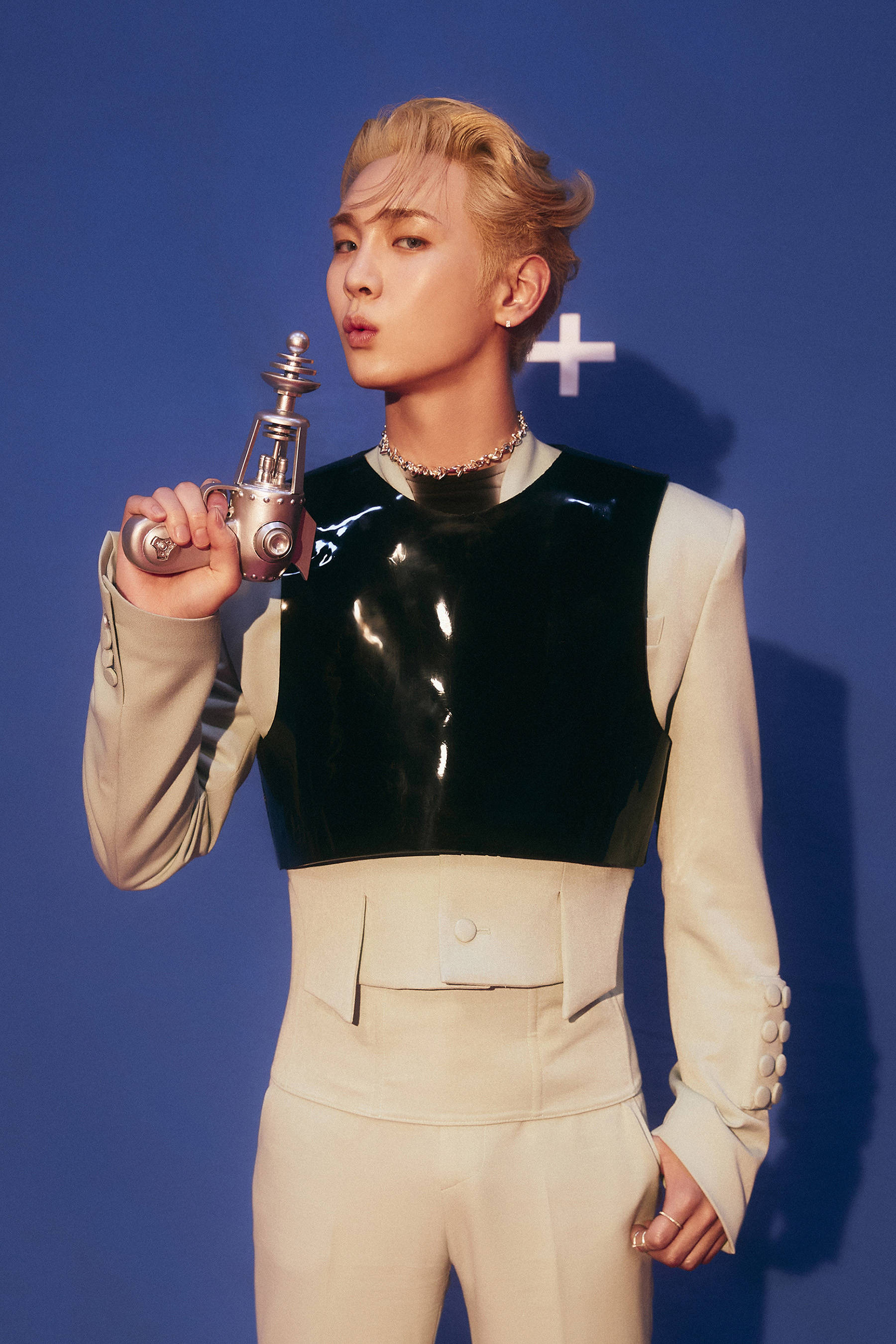 shinee成员key首张迷你专辑《bad love》展现的丰富风格的音乐!