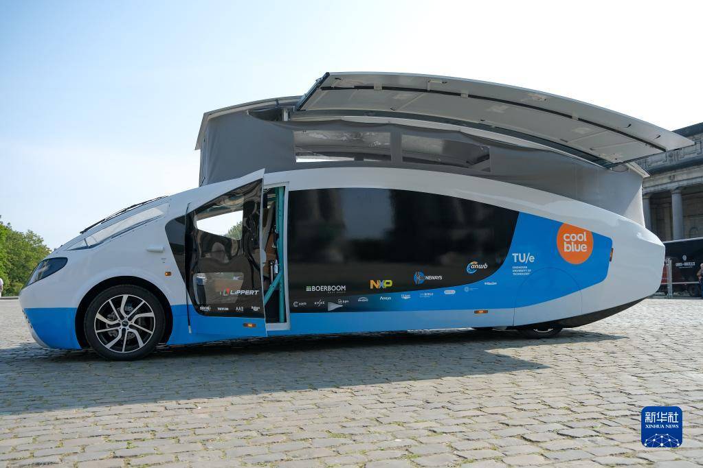 高科技酷炫!太阳能房车亮相比利时布鲁塞尔