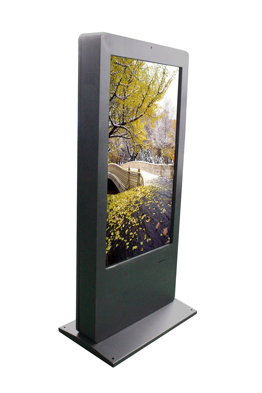 户外智能广告机对比其他广告机贵的原因