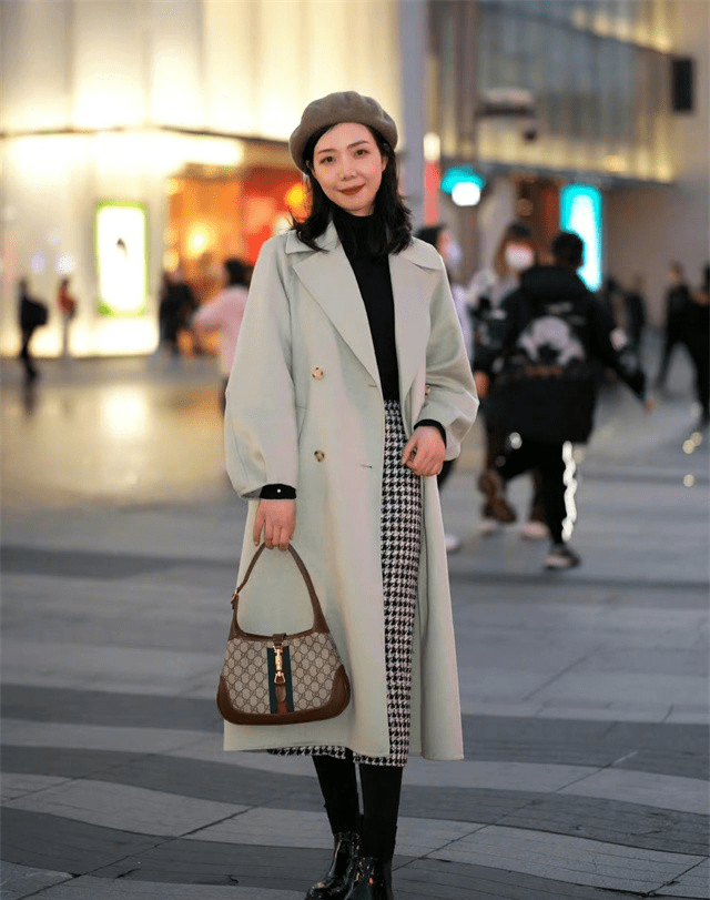 呢子 “大衣+呢子裙”优雅又时髦，穿出气质美