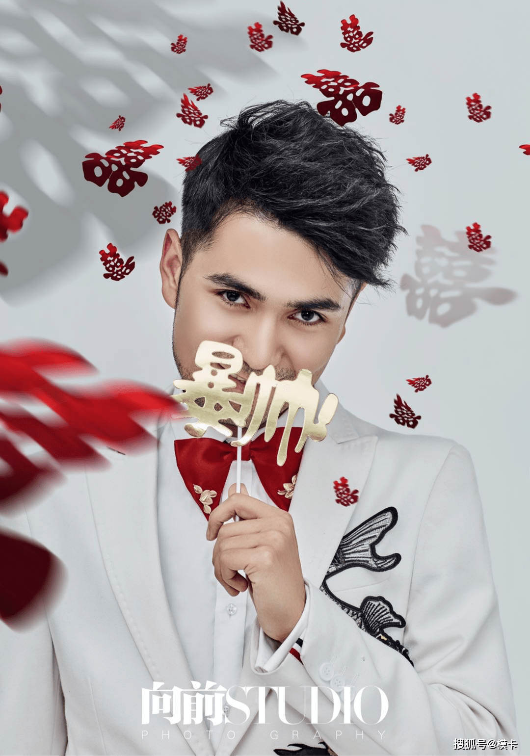 通告 模卡 推荐艺人：伊利亚尔