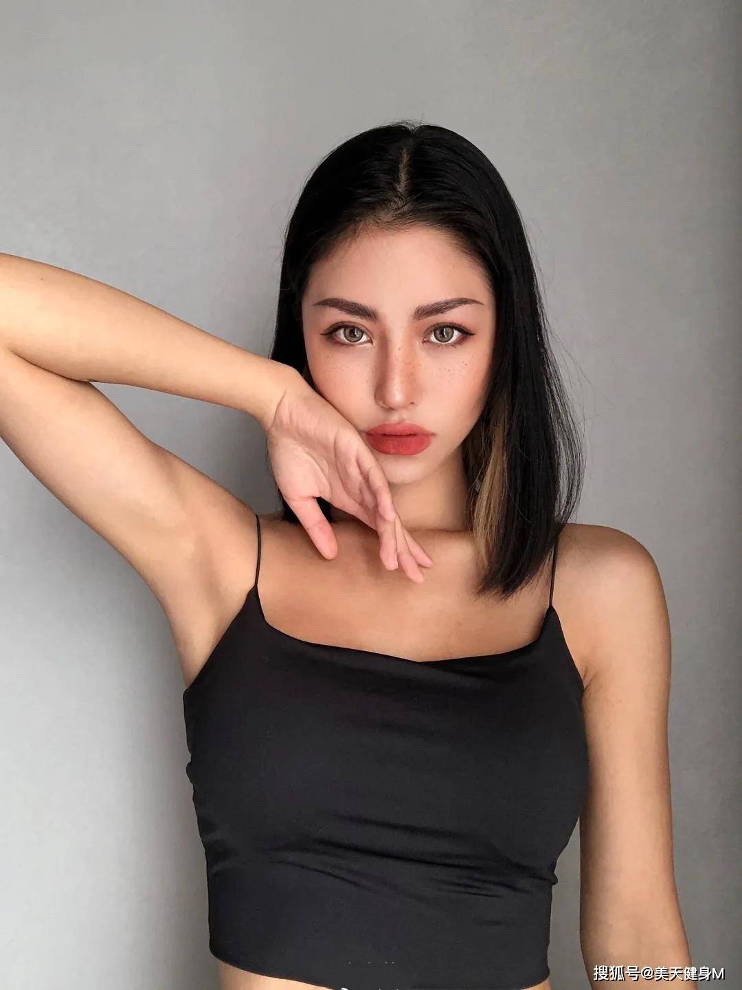 22歲重慶健身美女，靠健身打造完美身材，你覺得美嗎？ 健身減肥達人 第4张
