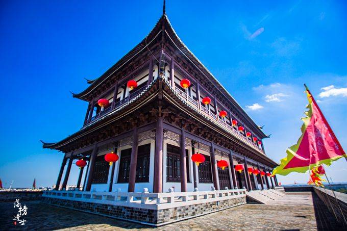 安徽凤阳有一座标志建筑,历史悠久,独具特色,还能俯揽城市美景