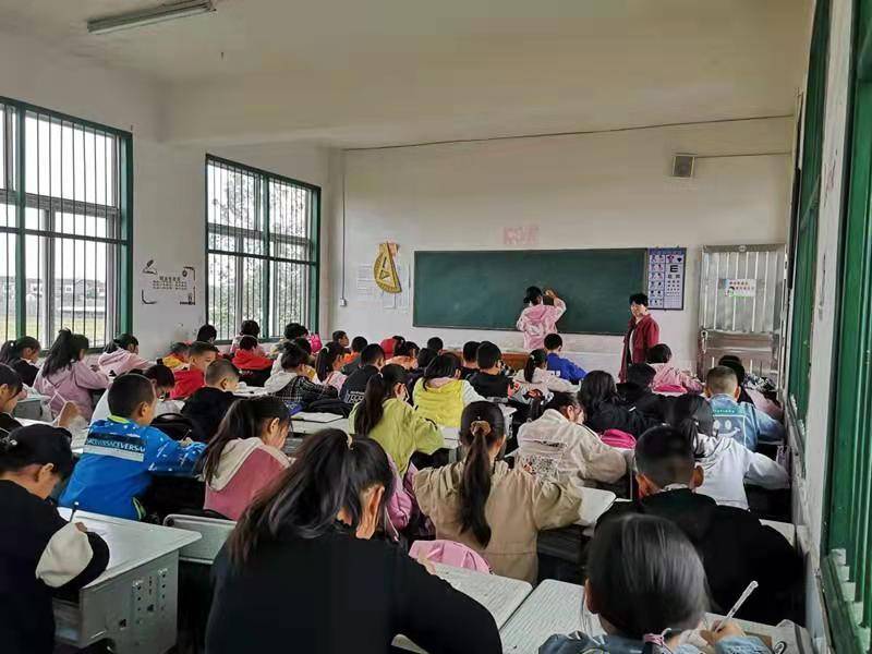 澧县涔南镇双林小学减负不减质促进学生全面发展