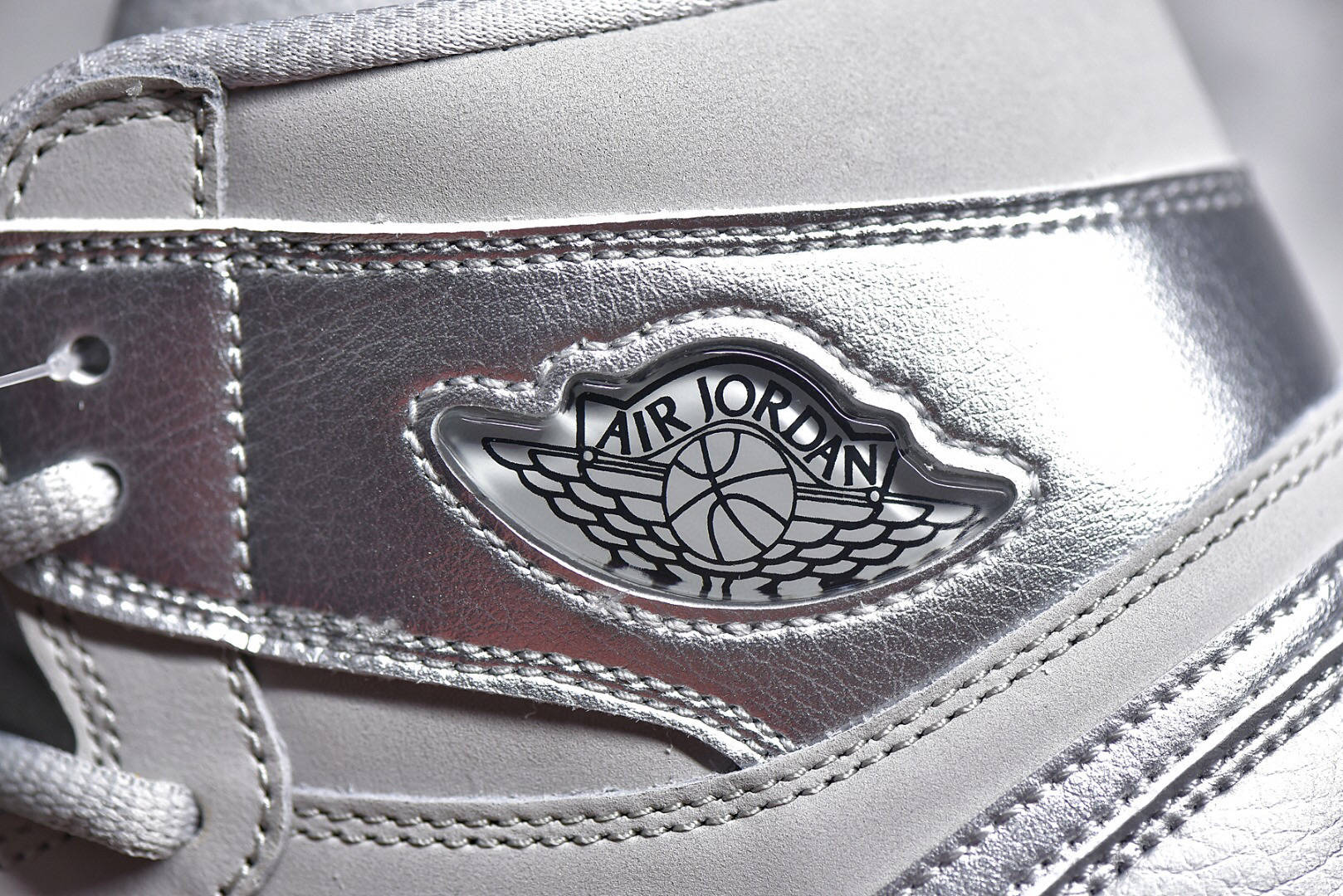 银高 乔丹日本限定 Air Jordan 1 High OG Japan 灰银高帮球鞋