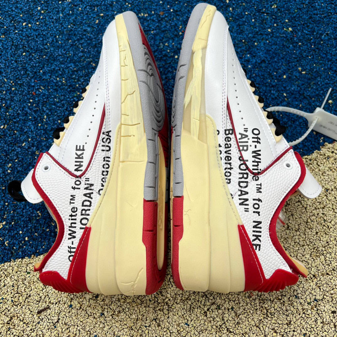 Low 乔丹二代联名 OFF-WHITE x Air Jordan 2 Low SP 黑白红解构篮球鞋测评