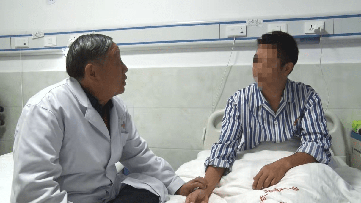 谢先生|老司机开车20年久坐成习惯患上“慢性肾衰竭”，医生提醒：“久坐”伤身也伤肾