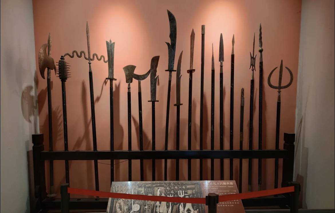 从古代的夏,商,周开始,到如今的单兵作战系统,从大刀长矛到长枪短枪应