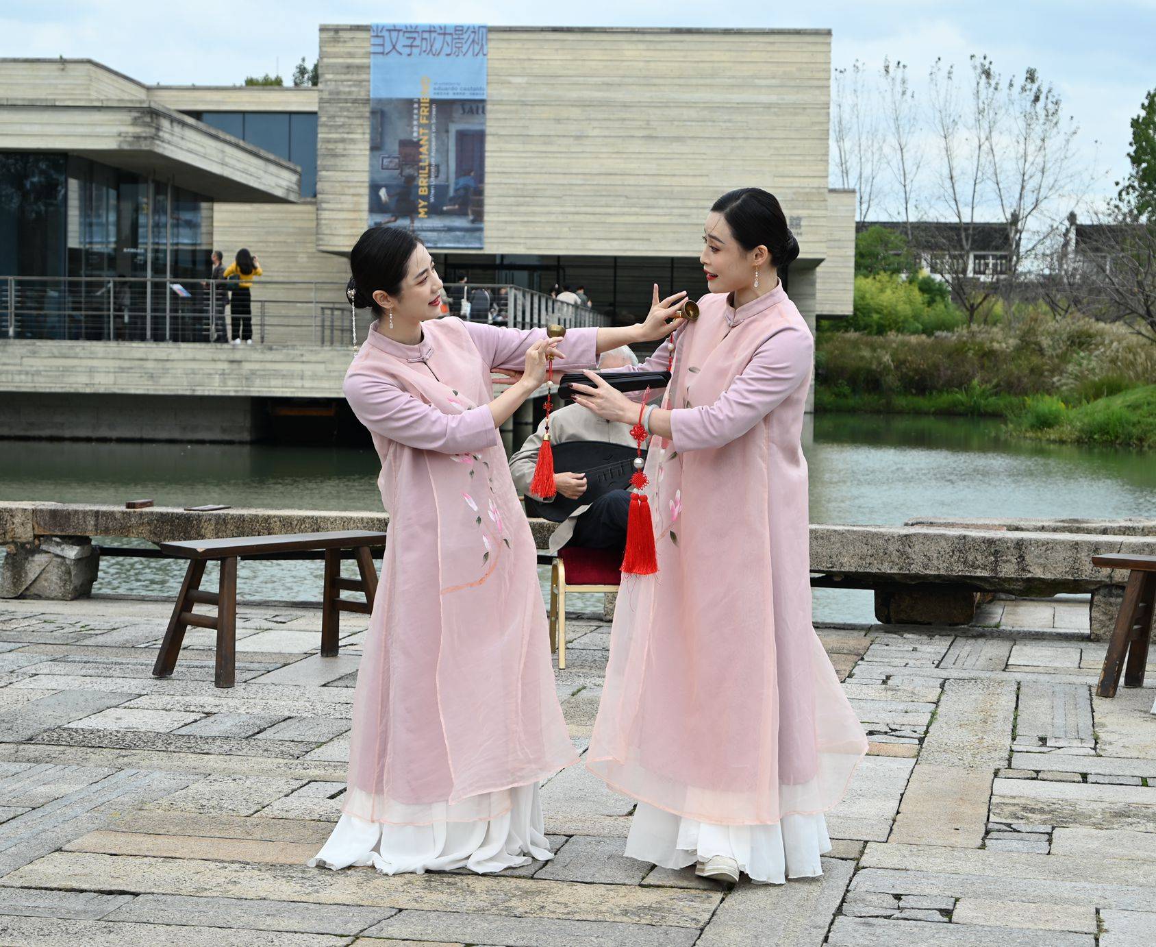 南音表演唱风打梨中国第八届乌镇戏剧节古镇嘉年华