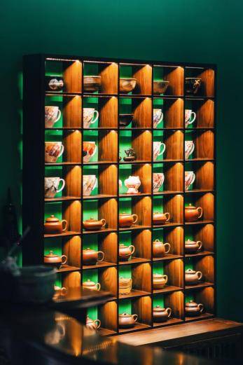 人文赏古董珠宝领略欧洲历史人文 品酒茶感受中西方文化碰撞