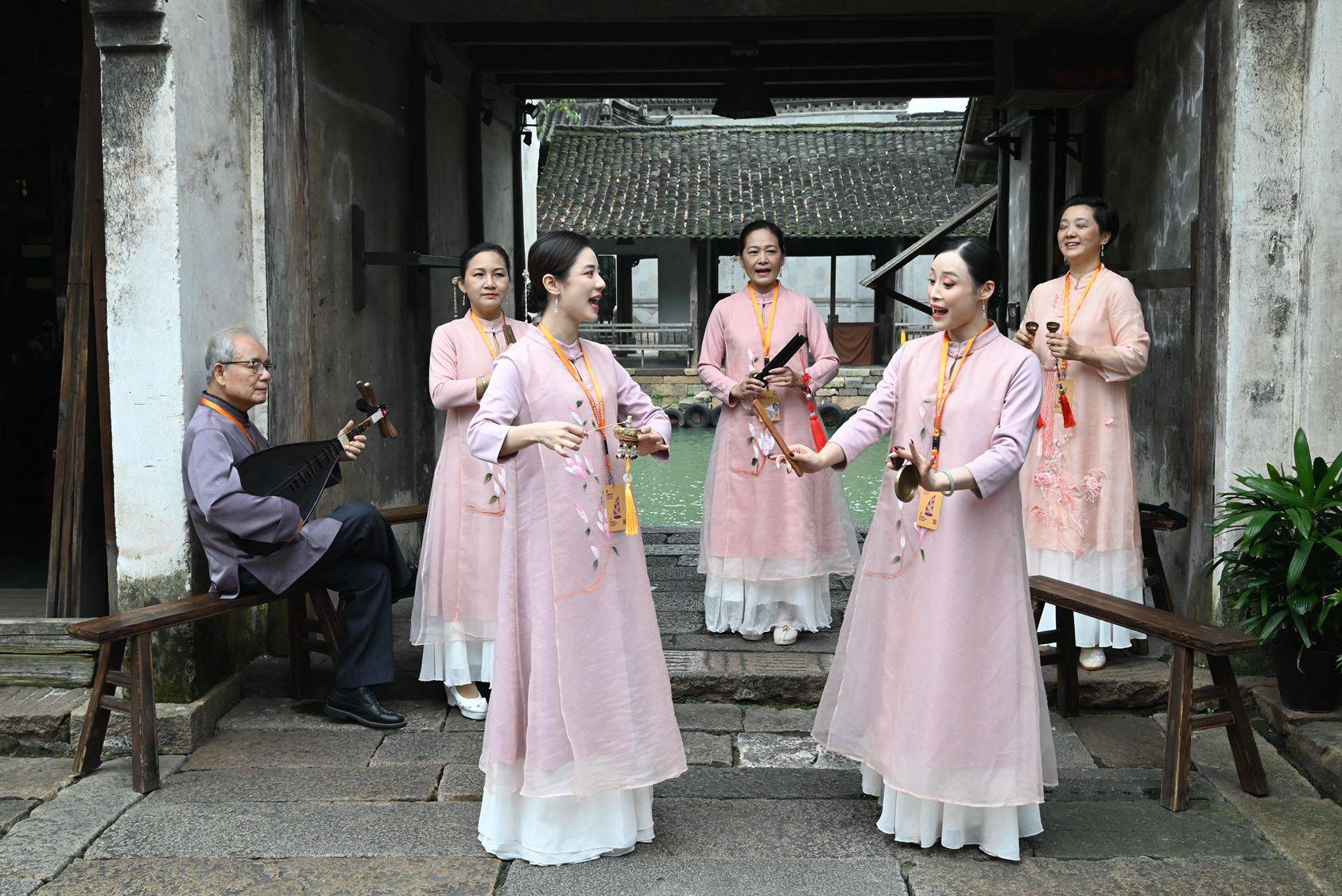 南音对唱《直入花园》【翁姨叠】 四空管;第八届乌镇戏剧节古镇嘉年华