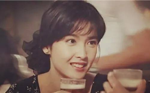 周慧敏,祖孙三代的梦中情人,为爱退圈却屡遭男友背叛_刘青云