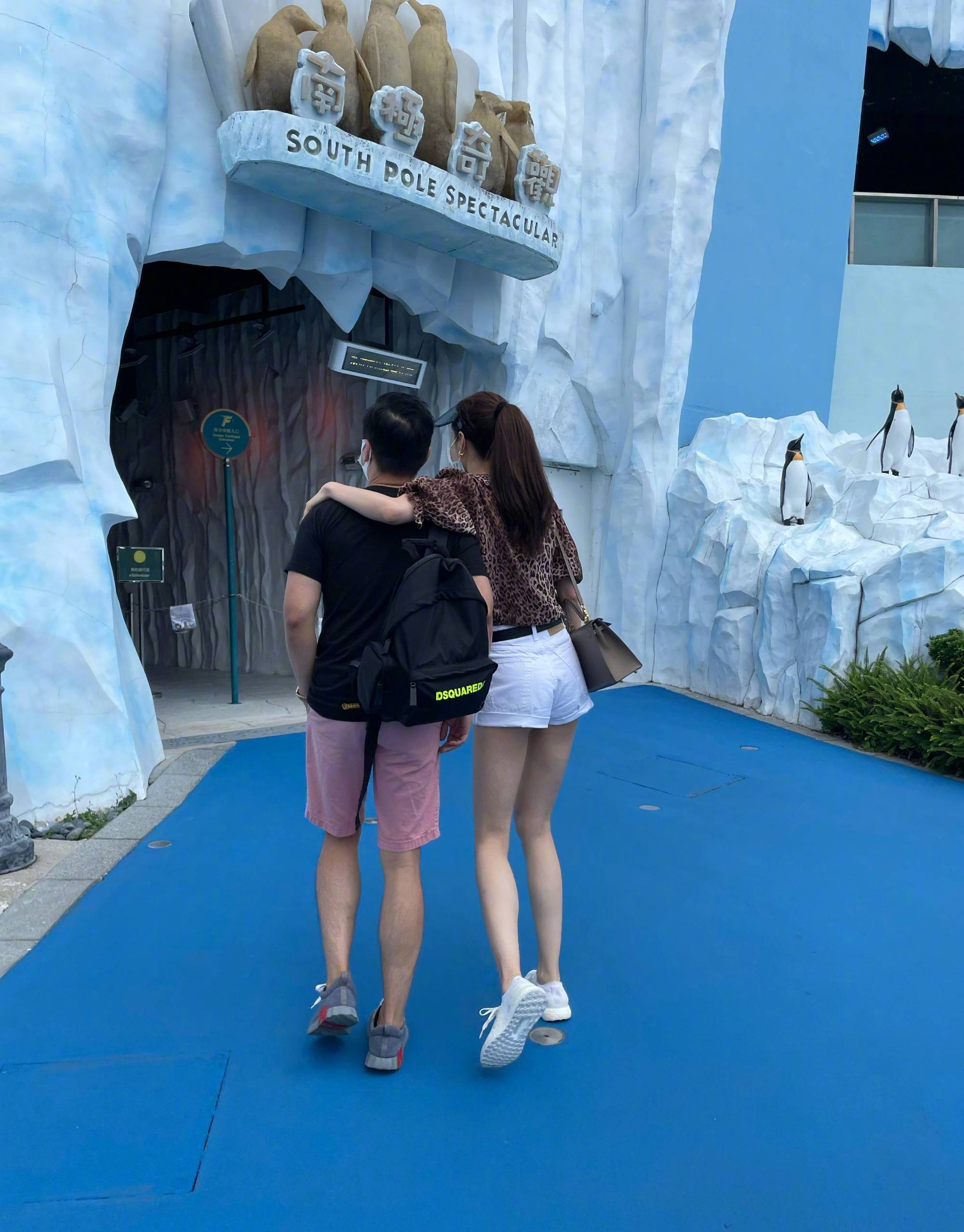 熊黛林晒照庆祝结婚五周年