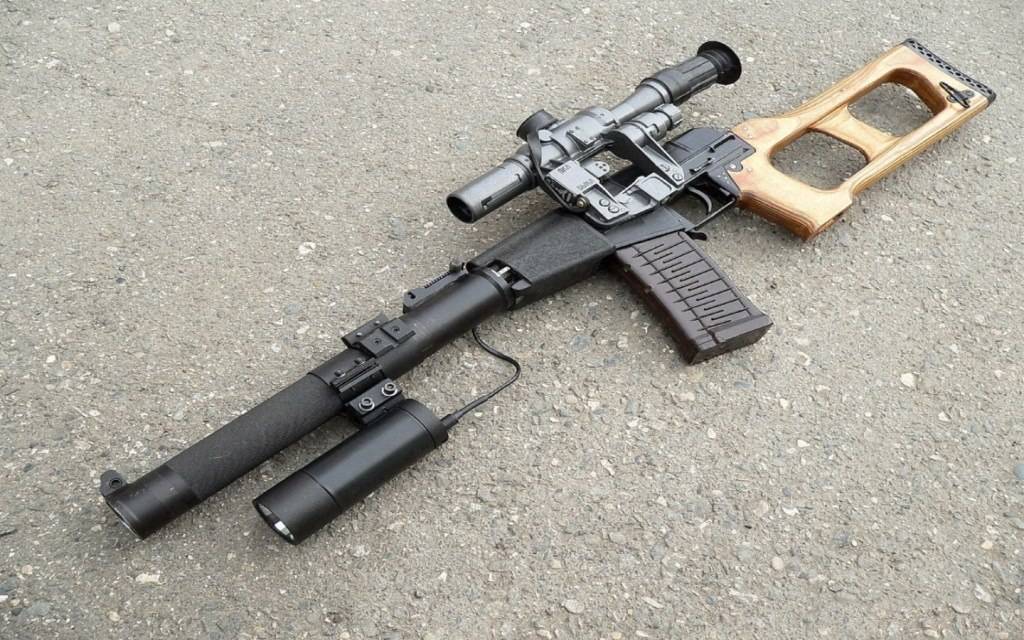 它是ak47突击步枪的放大版本:svd狙击步枪