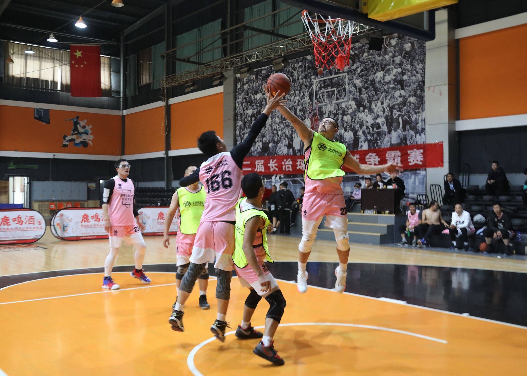 第二届长治球王3v3篮球争霸赛中老年组圆满结束