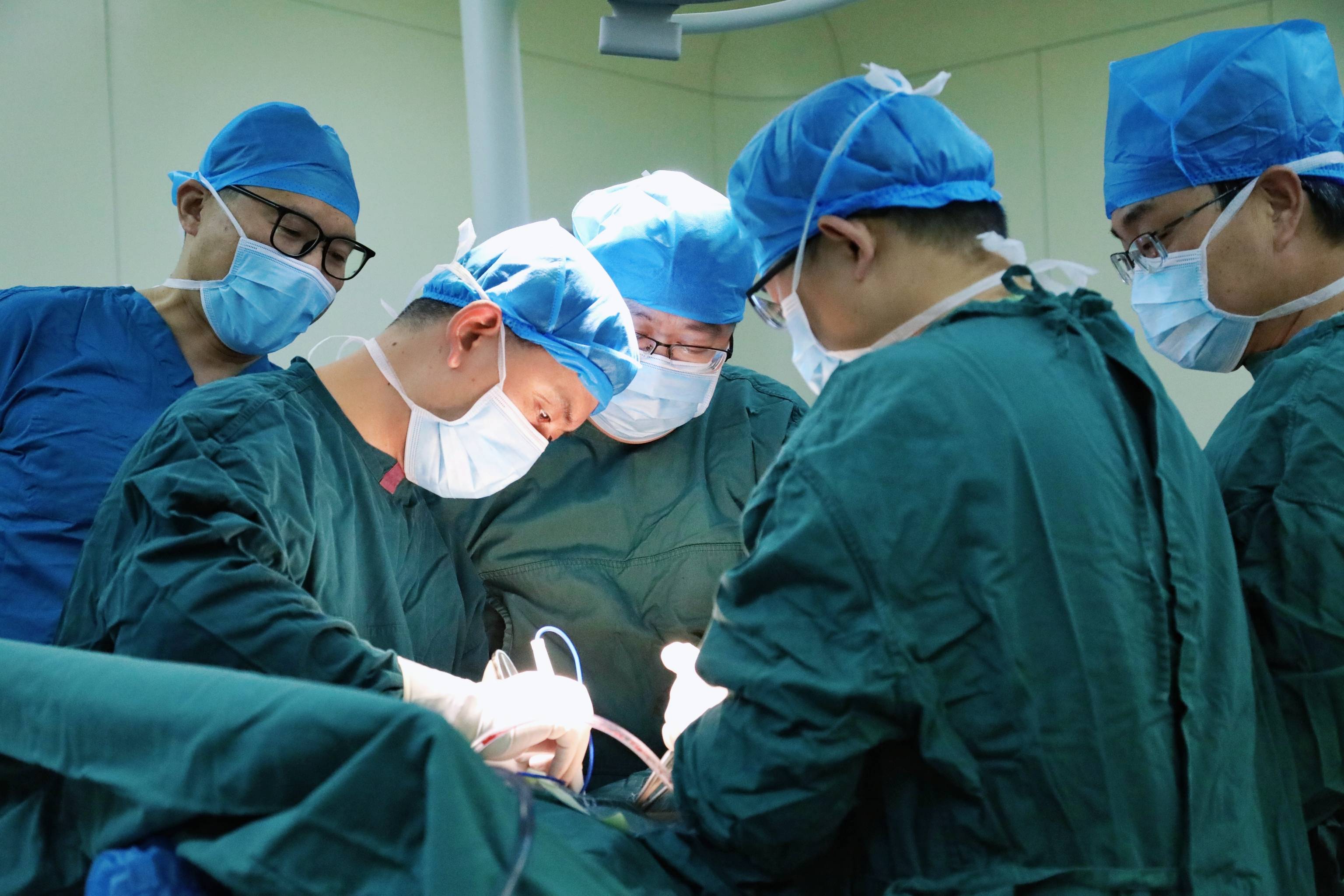 手术|西安交大一附院东院区骨科开通“老年髋部骨折绿色通道”