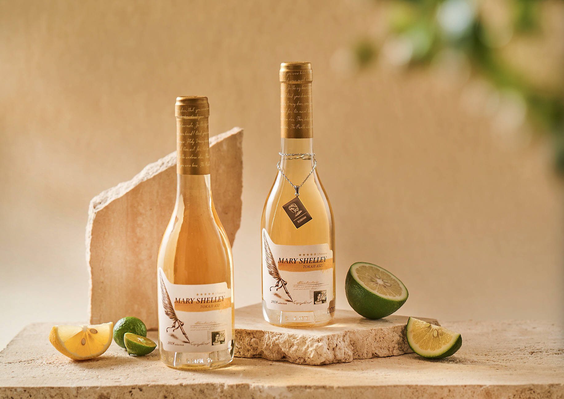 尝试了许多种酒,总觉得差了点什么.烧酒太冲,野格太呛,威士忌太烈.