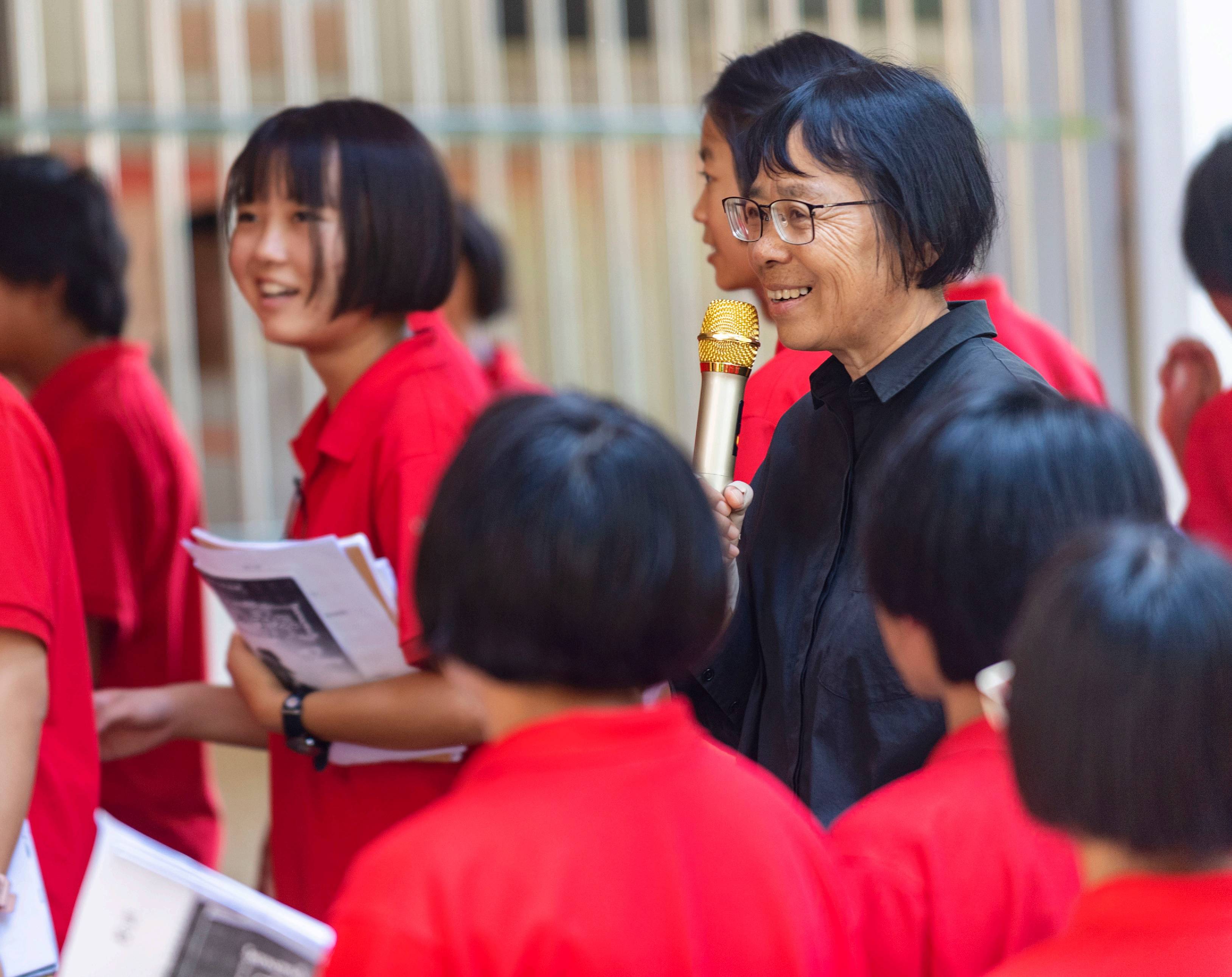 七一勋章相册张桂梅点亮大山女孩梦想的校长妈妈