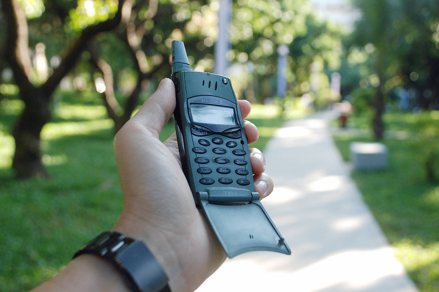 我的第一部手机爱立信t28sc是因为刘德华而买