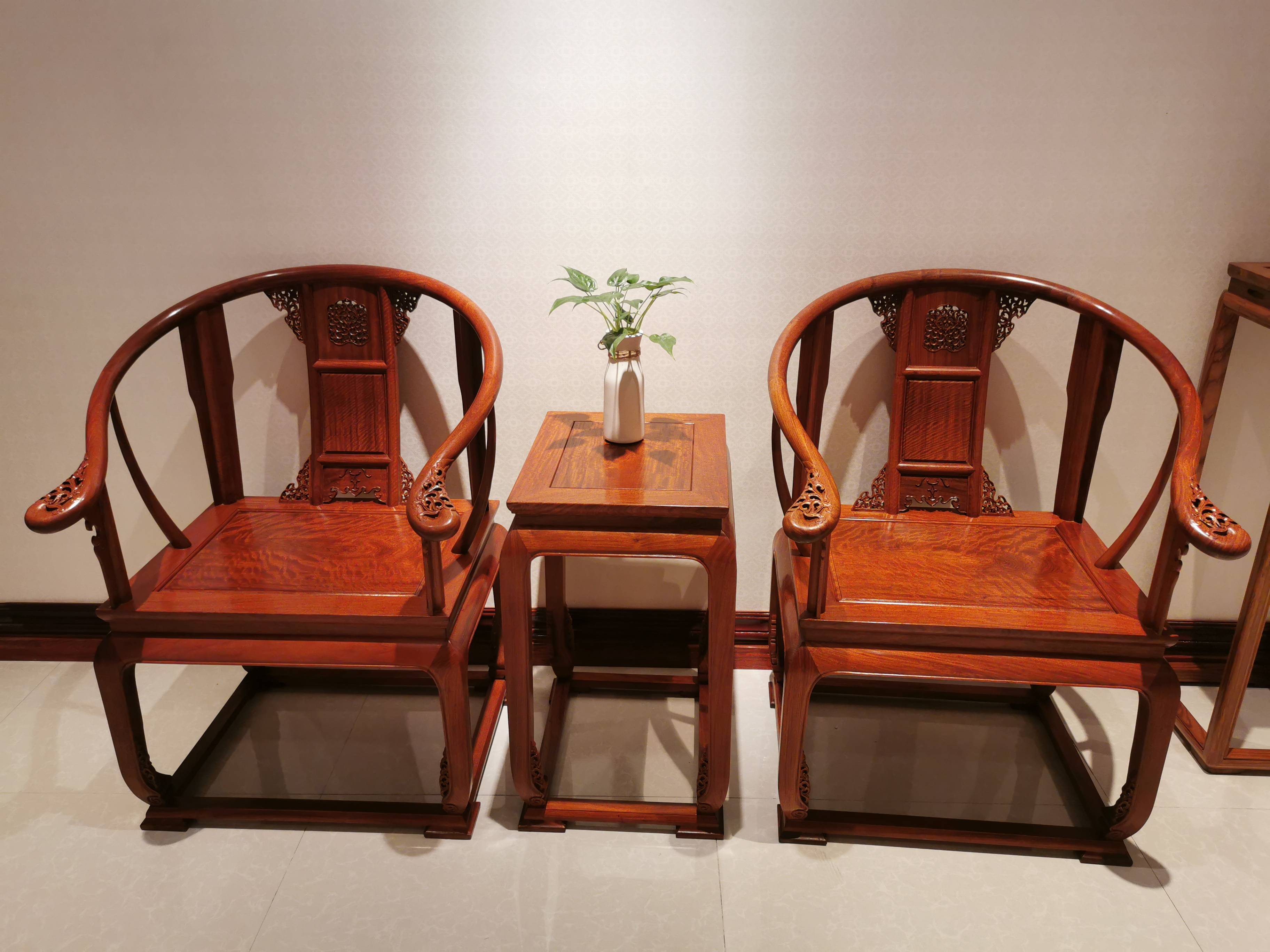 收缩缝-红木家具的"自我保护系统"