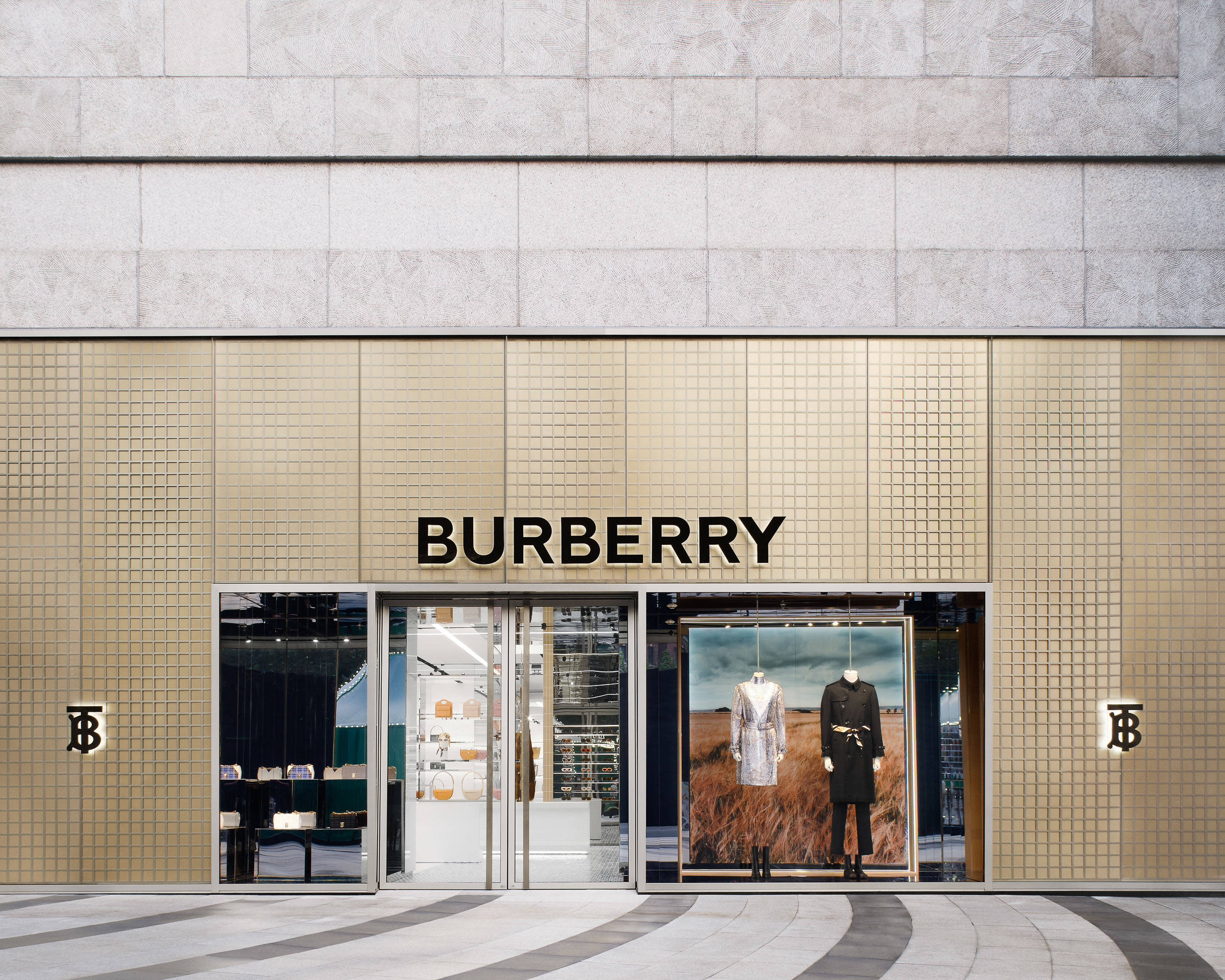 burberry上海恒隆广场旗舰店盛大开幕