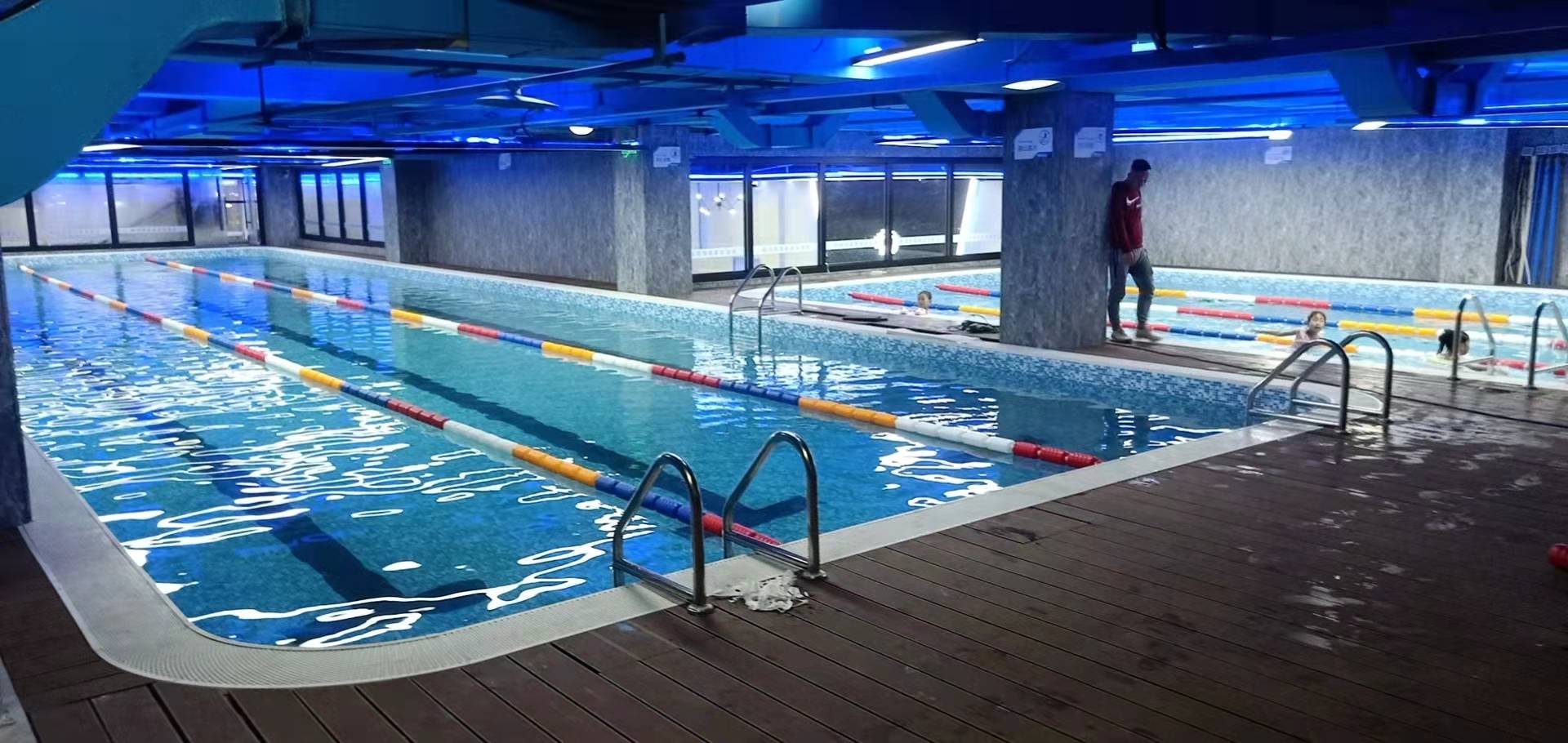 健身房泳池设备怎么选_游泳