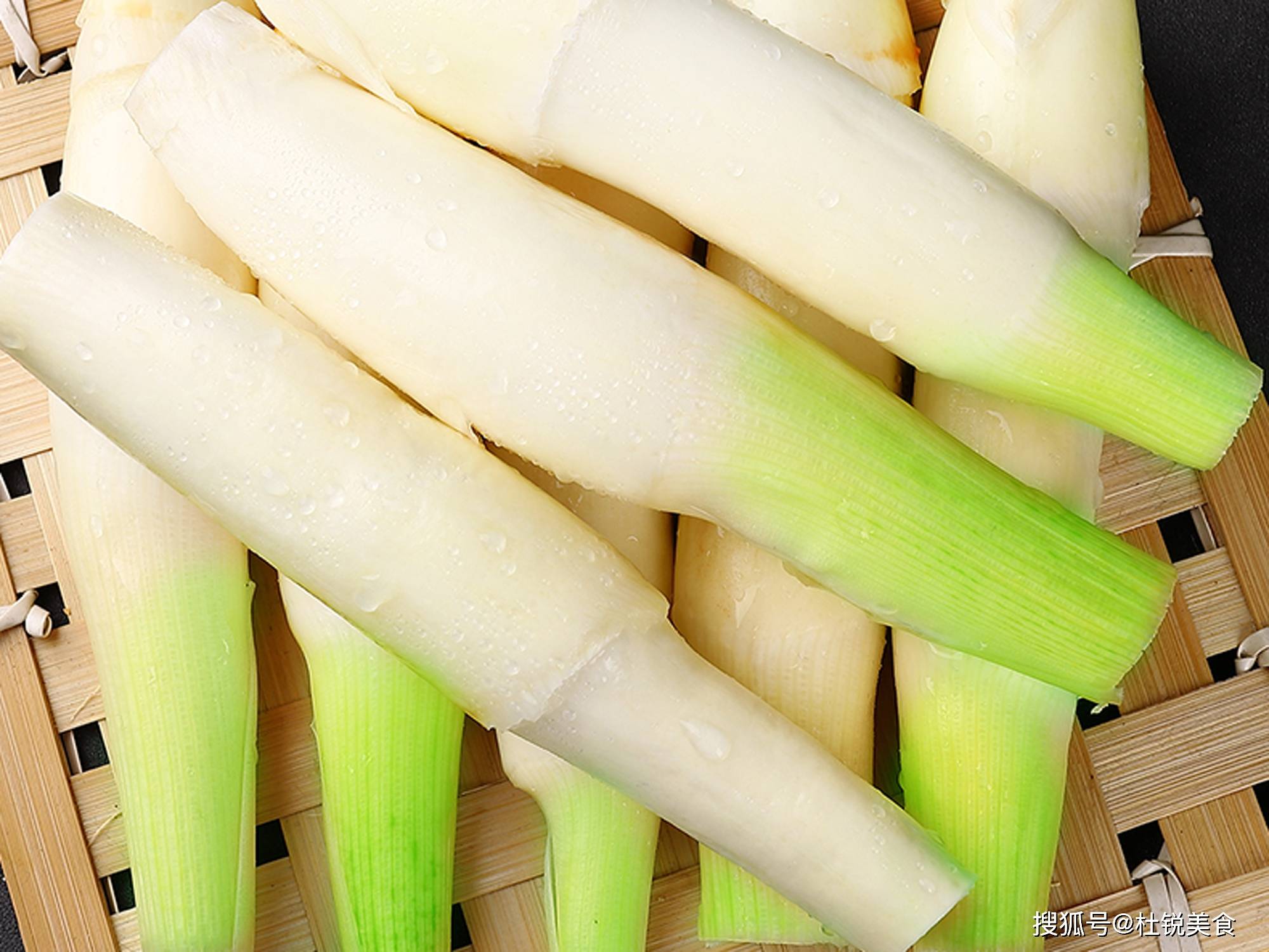 茭白又称为菰笋,是一种营养丰富的蔬菜,含有氨基酸