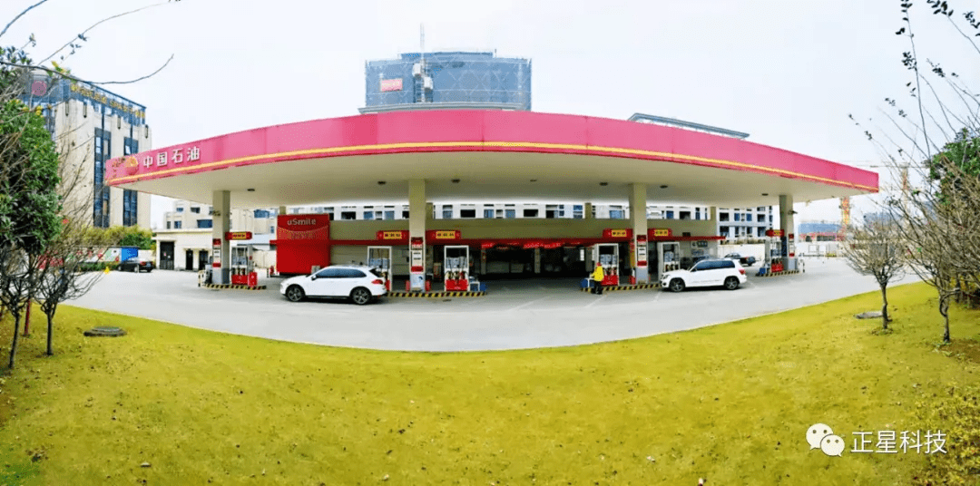 中石油加油站全景图片