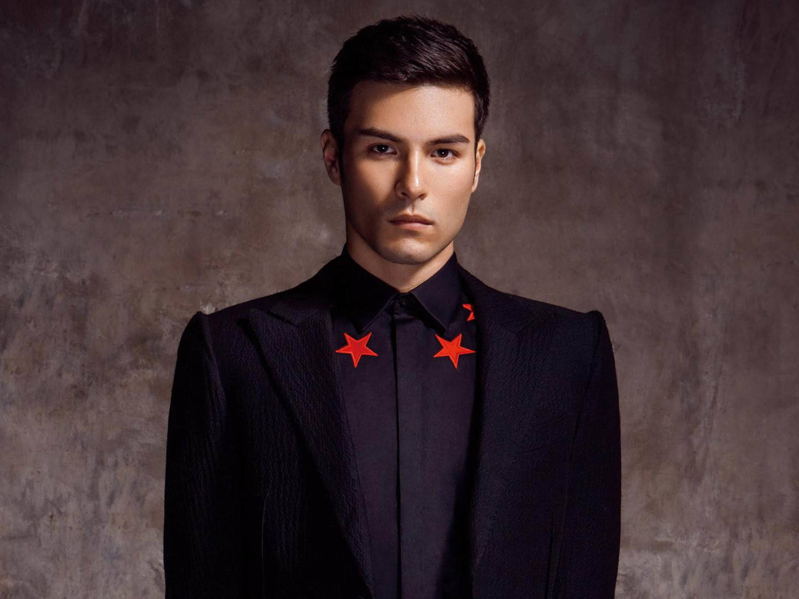 推理|林心如新剧来袭，《华灯初上》阵容强大，霍建华、郑元畅客串助阵