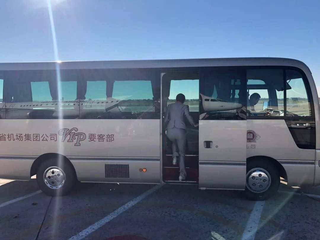 易八出行机场贵宾服务，等待亦享尊贵！