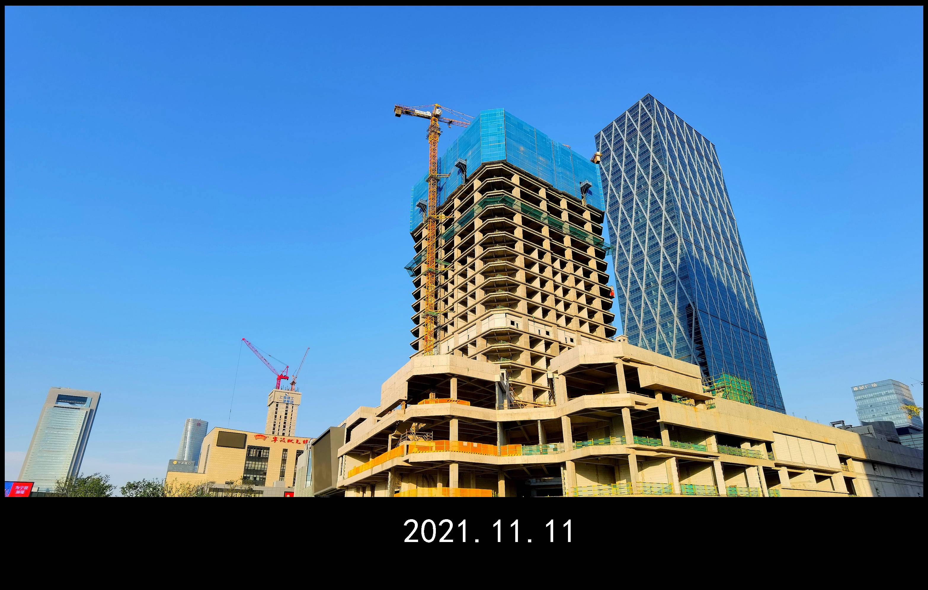 200m城市之光副楼"成长"经历