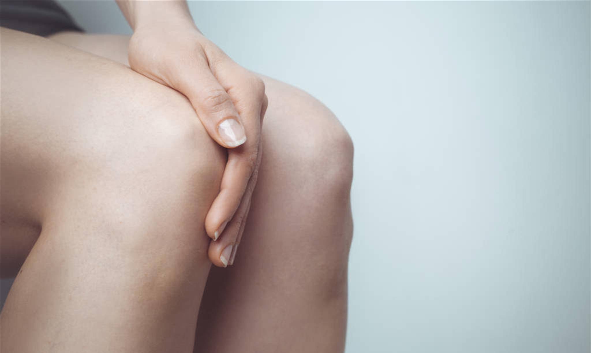 狐大医 久坐不动也伤膝关节 做好四点让膝盖更健康 运动 损伤 肌肉