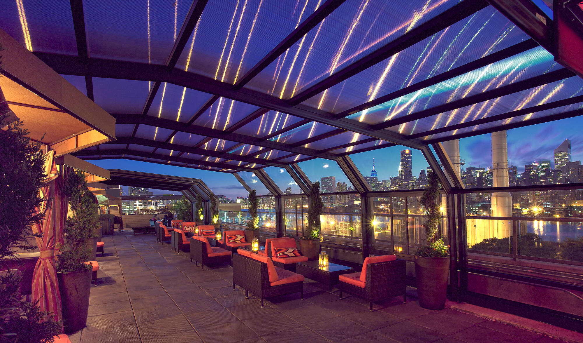 伸缩移动阳光房 户外空间升值极佳的解决方案